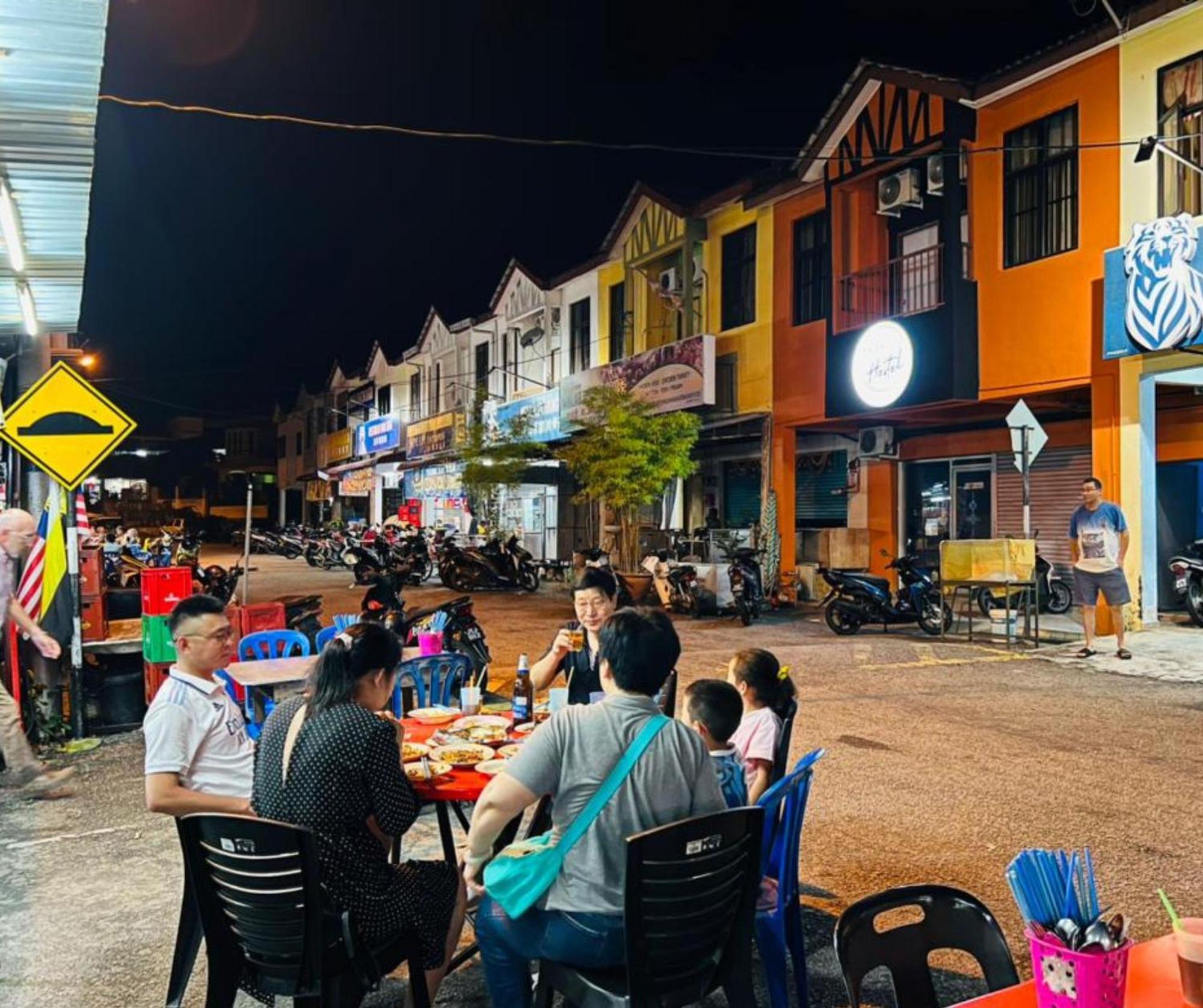 Kampong Pasir Bogak Shoplot Hostel Pangkor מראה חיצוני תמונה