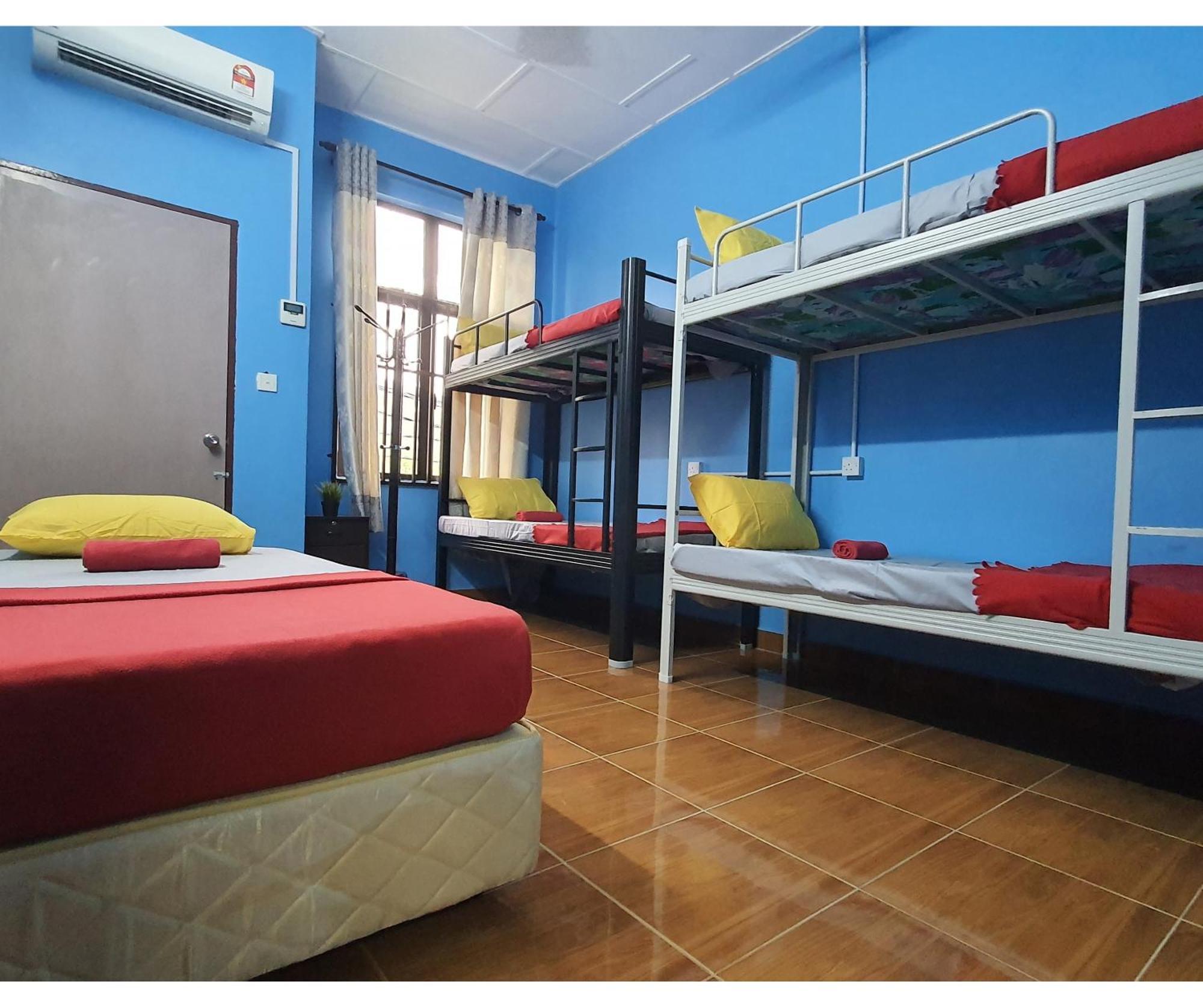 Kampong Pasir Bogak Shoplot Hostel Pangkor מראה חיצוני תמונה