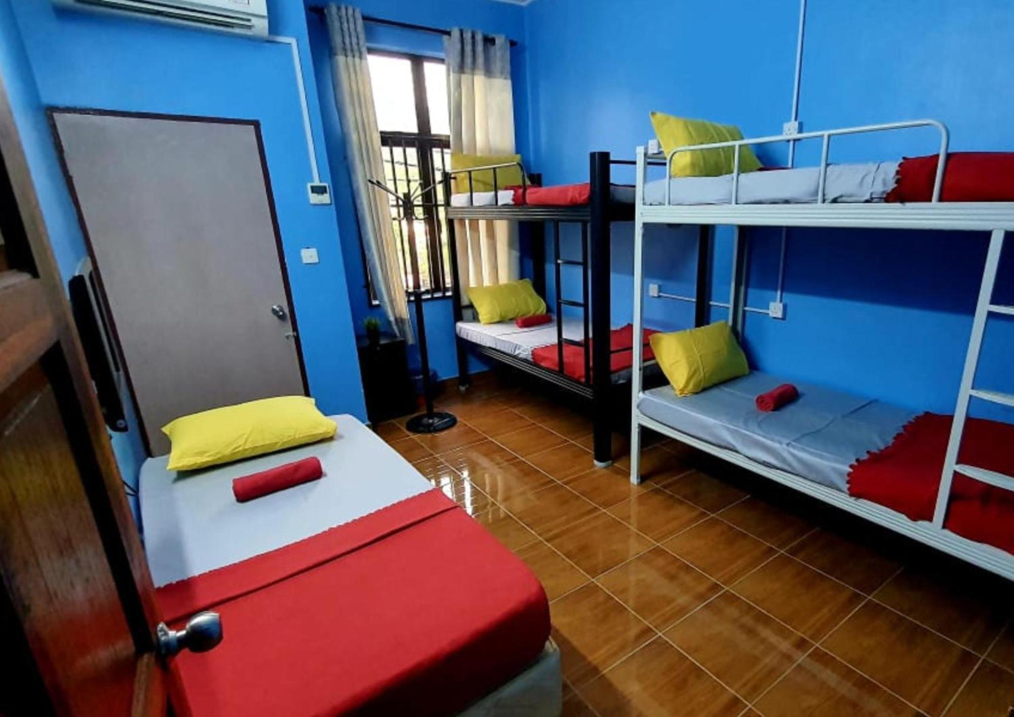 Kampong Pasir Bogak Shoplot Hostel Pangkor מראה חיצוני תמונה