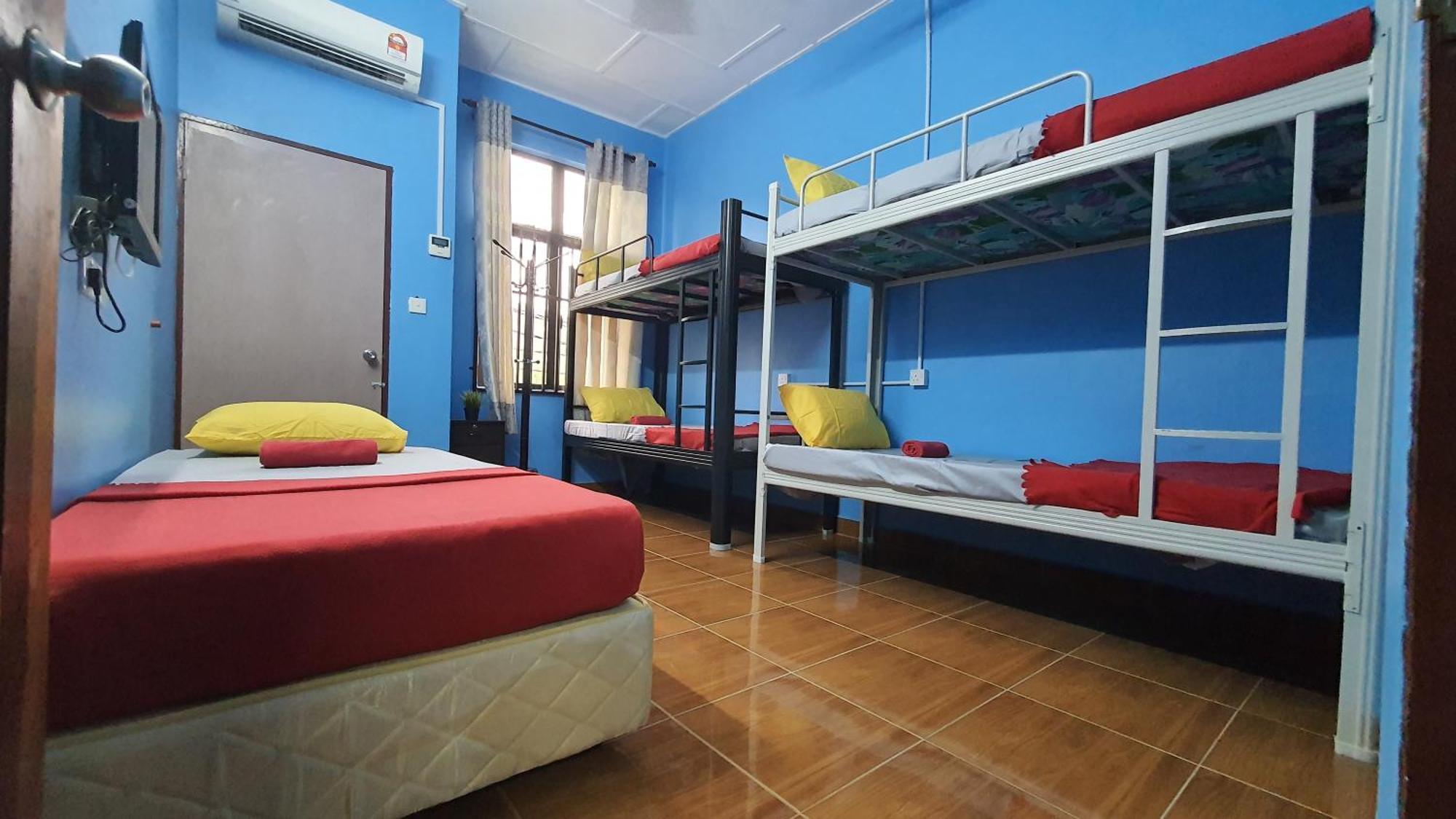 Kampong Pasir Bogak Shoplot Hostel Pangkor מראה חיצוני תמונה